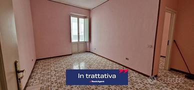 SOLUZIONE INDIPENDENTE CON PICCOLO GIARDINO E CANT