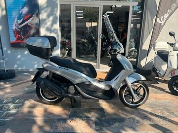 Piaggio Beverly 350 Sport Touring
