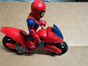 Spiderman con moto