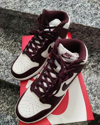Nike Dunk High donna colore bordeaux numero 38