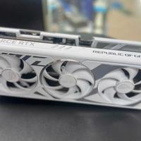 RTX 4090 ROG STRIX WHITE (Decorazioni)