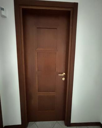 Porte interne in legno di falegnameria