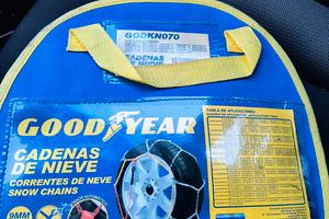 Catene da neve nuove mai usate Goodyear 
