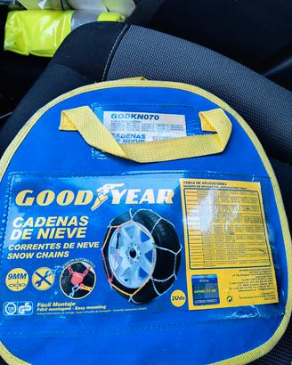 Catene da neve nuove mai usate Goodyear 