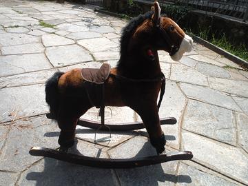 cavallino a dondolo