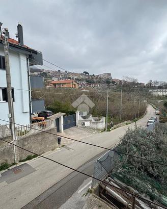 2 LOCALI A CASTIGLIONE DEL GENOVESI