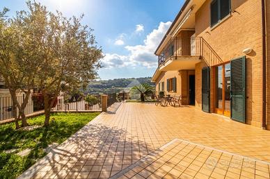 4 LOCALI A GROTTAMMARE