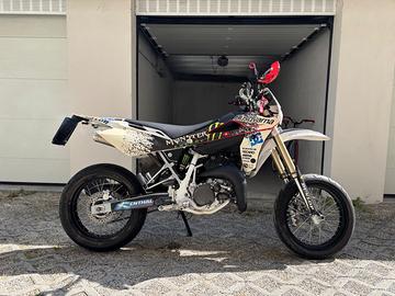 Husqvarna SM 125 S (09) – Pari al nuovo