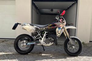 Husqvarna SM 125 S (09) – Pari al nuovo