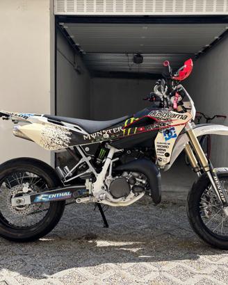 Husqvarna SM 125 S (09) – Pari al nuovo