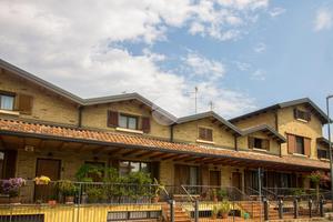 VILLA A SCHIERA A GARBAGNATE MILANESE