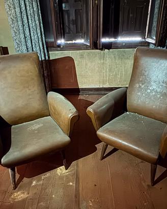 Due poltroncine pelle vintage