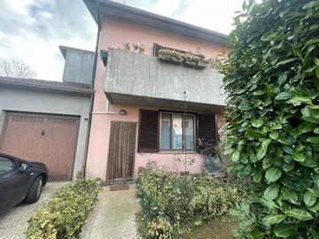 Villetta a schiera di 140 m² con 3 locali e box au