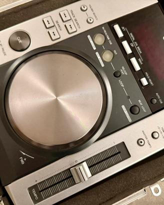 Pioneer CDJ 200 con Case Rigido Walcasse