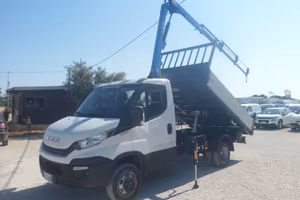 Iveco Daily 35c18 ribaltabile con gru nuovi