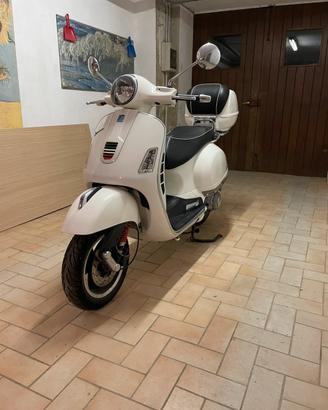 Vespa GTS 300 Super