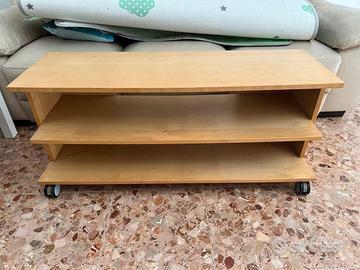 Mobile TV con rotelle IKEA