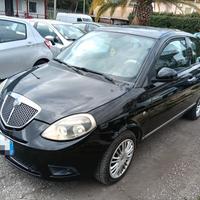 Lancia Ypsilon 1.3 MJT 75 CV Unyca