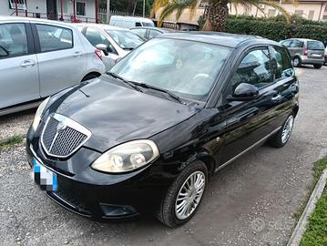 Lancia Ypsilon 1.3 MJT 75 CV Unyca