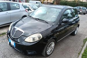 Lancia Ypsilon 1.3 MJT 75 CV Unyca
