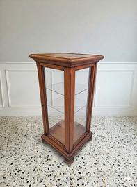 vetrina a colonna da esposizione in legno