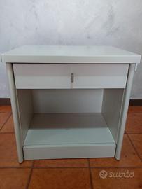 comodino bianco