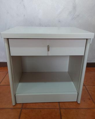 comodino bianco