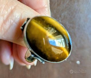 anello con pietra occhio di tigre