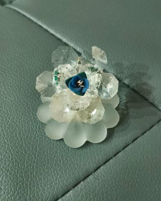 Fiore in cristallo con rosa blu