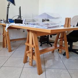 Tavolo di lavoro con  meccanismo aumento altezza