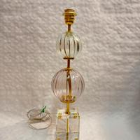 lampada da tavolo (base cubo)