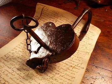 LUCCHETTO PIEMONTESE SEC. XVIII A FORMA DI CUORE