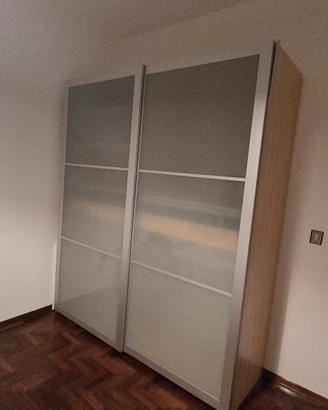 Armadio Pax Ikea ante in vetro scorrevoli