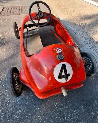 macchinina a pedali anni 60