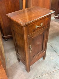 Comodino in noce vintage