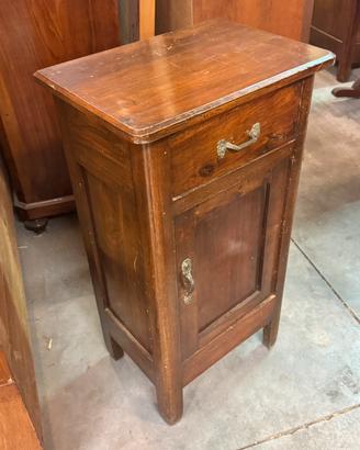 Comodino in noce vintage