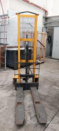 Carrello elevatore manuale