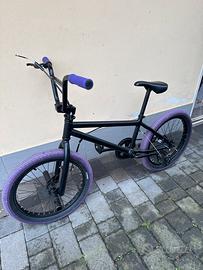 Bici Bmx nera 20”