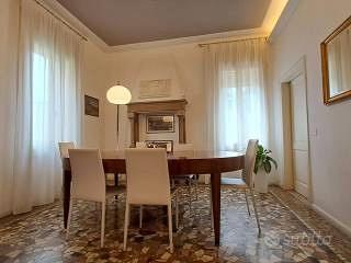 Stanza in studio legale Avviato