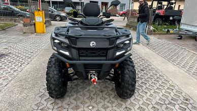 CAN-AM OUTLANDER MAX 700 XT 4x4