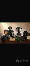 Bimby TM6 Vorwerk 2025 pari a nuovo+doppio boccale