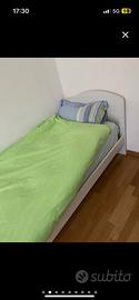 Letto singolo con doghe in legno
