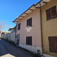 CASA SEMINDIPENDENTE A VISSO