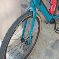 Bicicletta E-Gravel