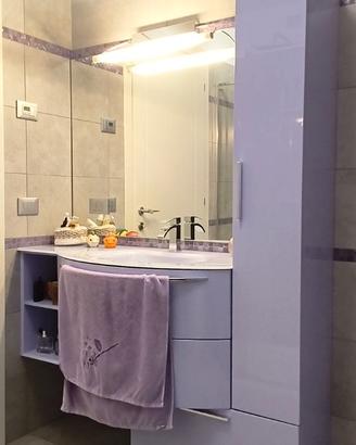Mobile bagno lilla