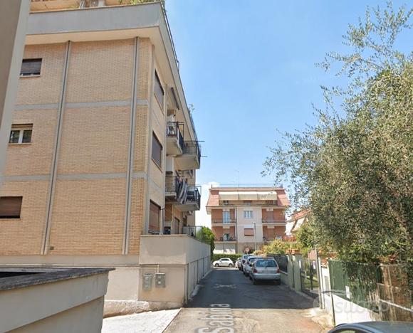 Monterotondo quadrilocale con balcone