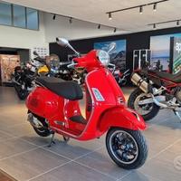 Vespa 300 GTS Super