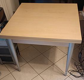Tavolo da cucina quadrato 