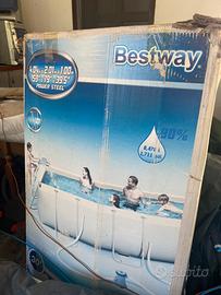 Piscina con filtro a sabbia