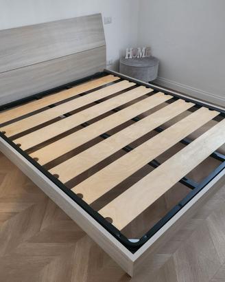 Letto matrimoniale + rete a doghe in legno